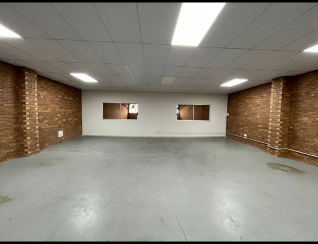 INDUSTRIAL PROPERTY TO RENT IN HENNOPSPARK